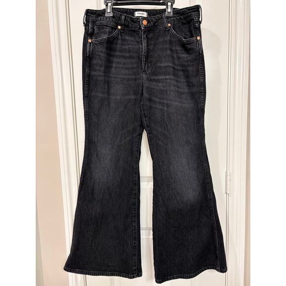 Wrangler Wanderer High Rise Flare Jean Essential Black Sz W31 L30 - Picture 6 of 9